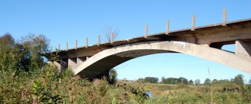 Tilts pār Abavu